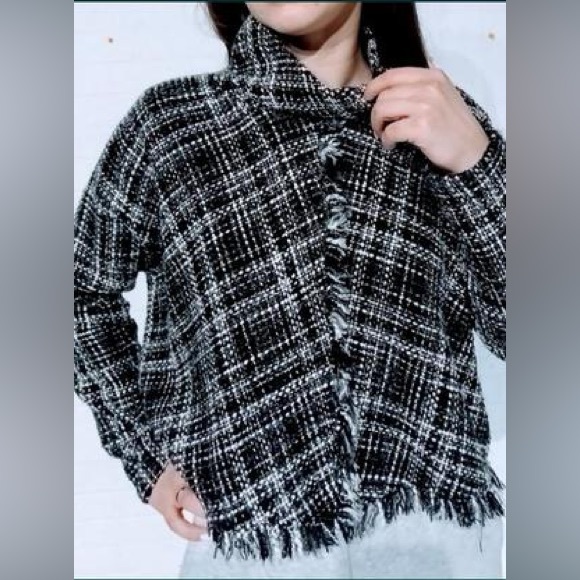 Zara EUC Houndstooth Tweed Plaid Oversized Fringe Mock Neck Top Sweater Size S - Picture 3 of 8